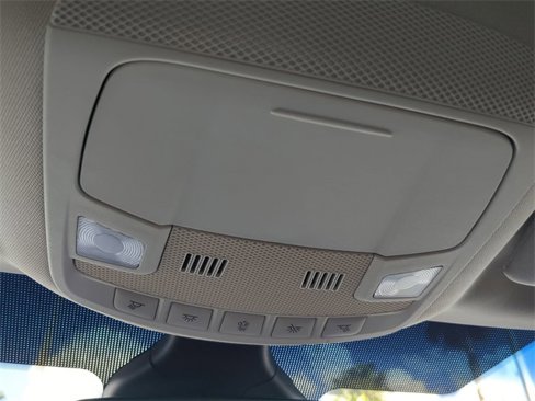Used 2020 Ford Edge SE image 23