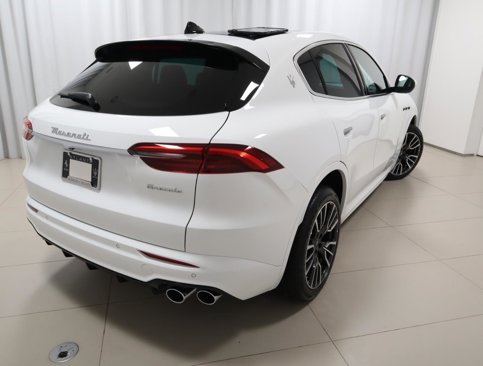 New 2025 Maserati Grecale GT image 5