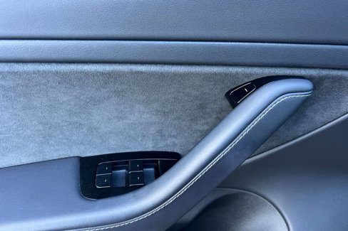Used 2018 Tesla Model 3 image 11