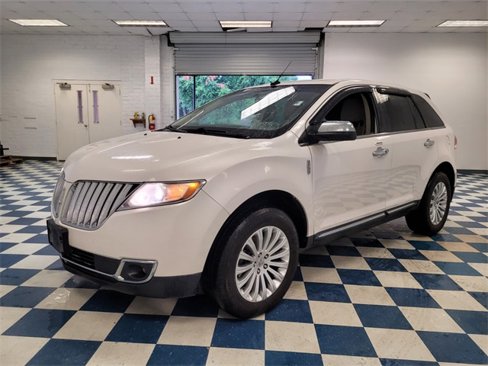 Used 2012 Lincoln MKX FWD w/ Wood Pkg image 3