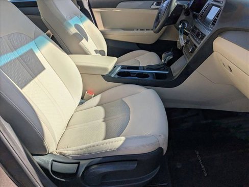 Used 2016 Hyundai Sonata SE image 17