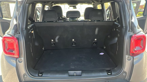 Used 2021 Jeep Renegade Latitude image 14