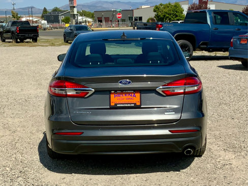 Used 2019 Ford Fusion SE image 4