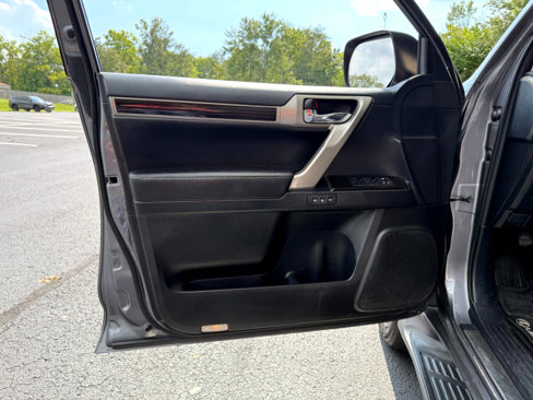 Used 2016 Lexus GX 460 w/ Preferred Accessory Package image 12