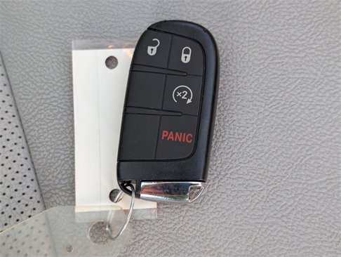 Used 2022 Jeep Compass Limited w/ Sun and Sound Group image 40