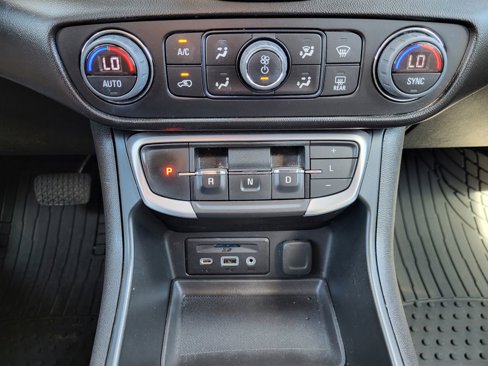 Used 2022 GMC Terrain SLT image 14