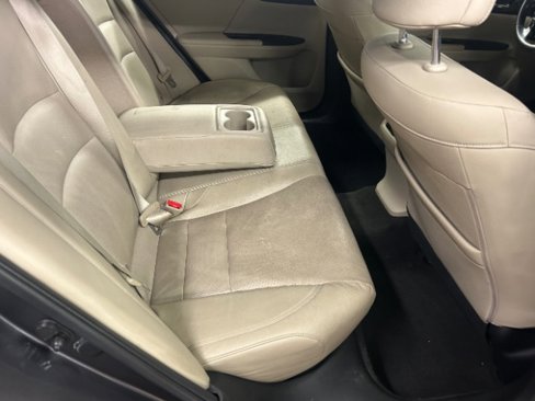 Used 2017 Honda Accord Touring image 13