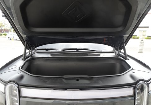Used 2023 Rivian R1S Adventure image 30