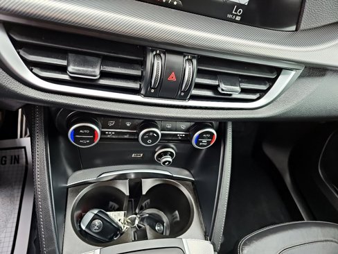 Used 2018 Alfa Romeo Stelvio Ti Sport image 59