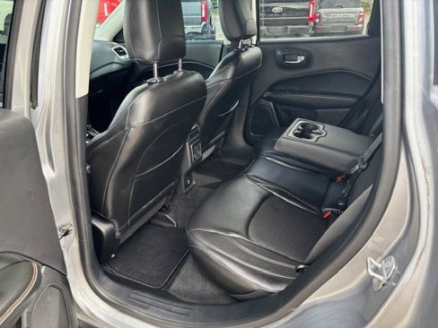 Used 2018 Jeep Compass Latitude image 12