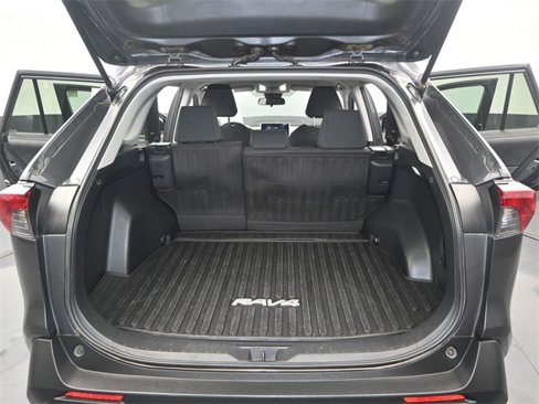 Used 2023 Toyota RAV4 LE image 14