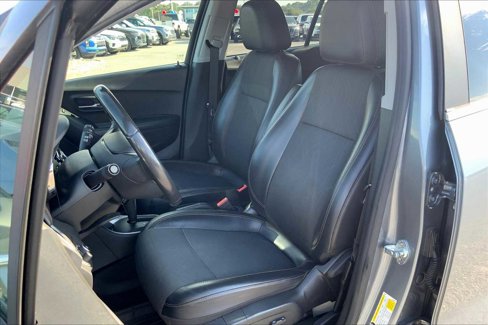 Used 2019 Chevrolet Trax LT w/ LT Convenience Package image 7
