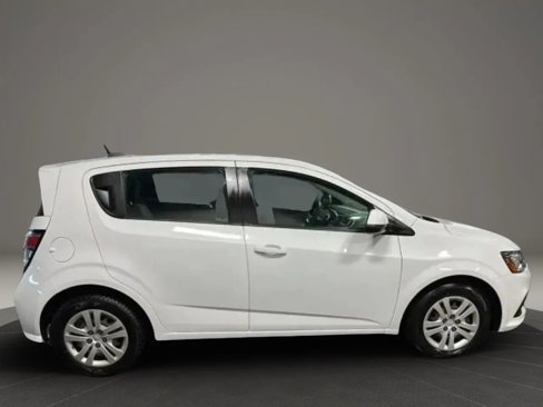 Used 2020 Chevrolet Sonic LT image 6