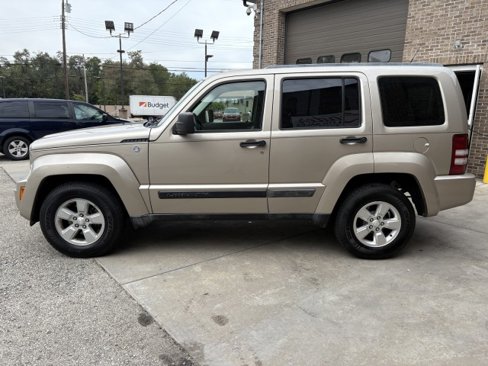 Used 2011 Jeep Liberty Sport image 7