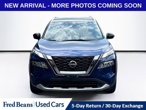 Used 2023 Nissan Rogue Platinum image 2