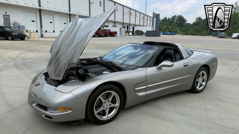 Used 2002 Chevrolet Corvette Coupe w/ Preferred Equipment Group2 image 9