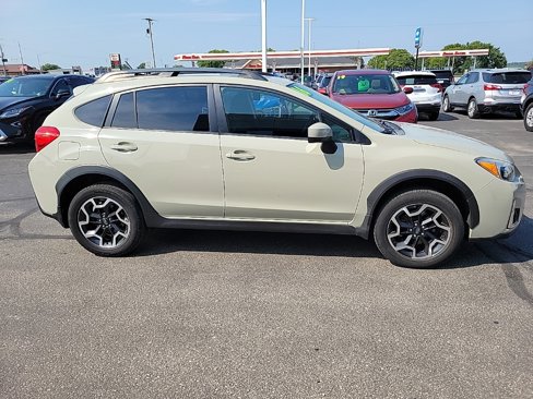 Used 2016 Subaru Crosstrek 2.0i Premium w/ Moonroof Package image 3
