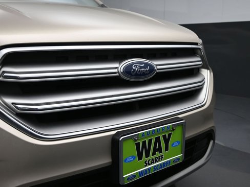 Used 2017 Ford Escape Titanium image 14