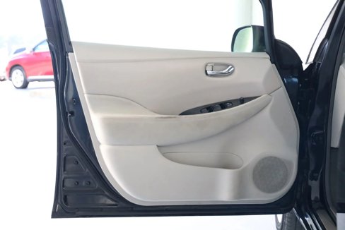 Used 2012 Nissan Leaf SV image 21
