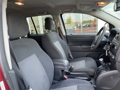 Used 2017 Jeep Compass Sport w/ Power Value Group image 17