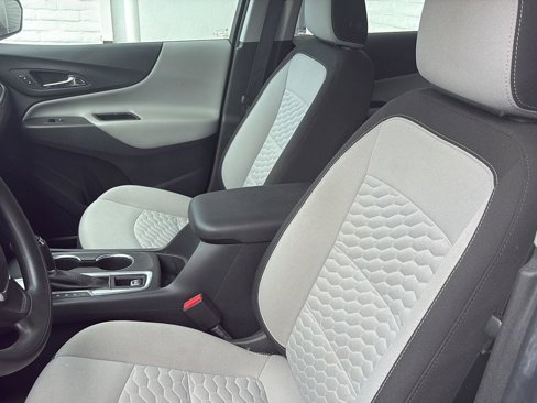 Used 2020 Chevrolet Equinox LS image 6