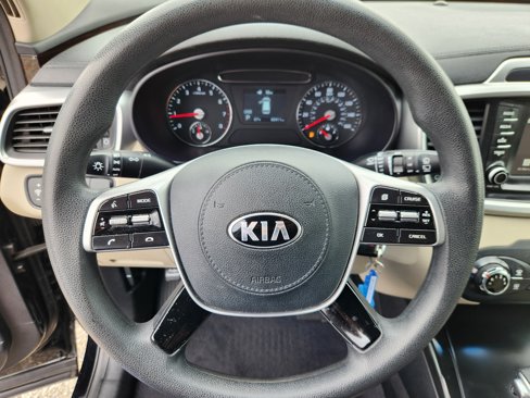 Used 2019 Kia Sorento LX image 9