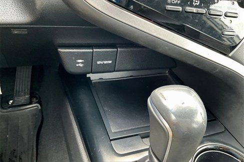 Used 2018 Toyota Camry SE image 31