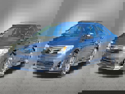 Used 2013 Toyota Camry L image 9