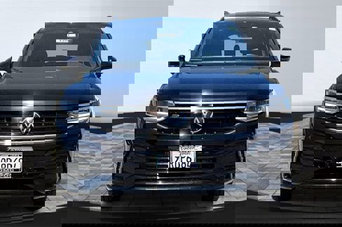 Used 2024 Volkswagen Tiguan SE R-Line image 3