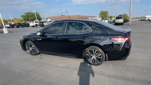 Used 2018 Toyota Camry SE image 6