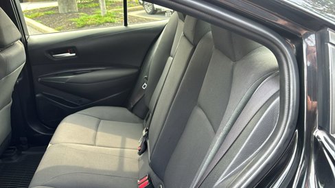 Used 2021 Toyota Corolla LE image 29