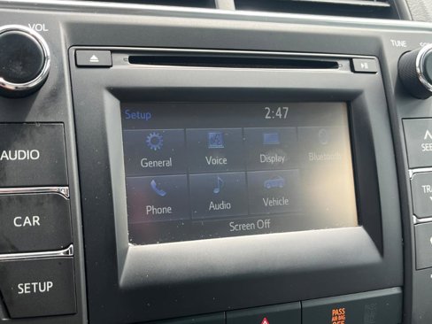 Used 2016 Toyota Camry SE image 18