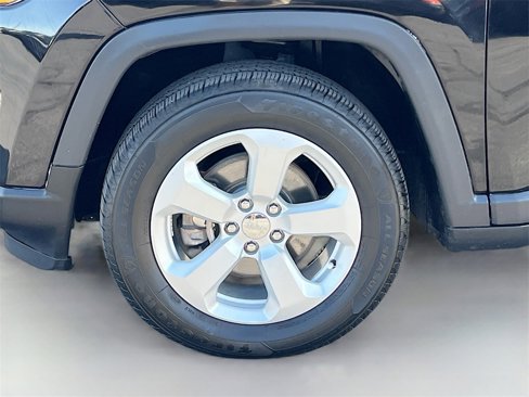 Used 2021 Jeep Compass Latitude image 29