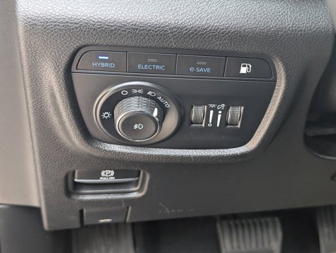 Used 2022 Jeep Grand Cherokee Limited 4xe image 17