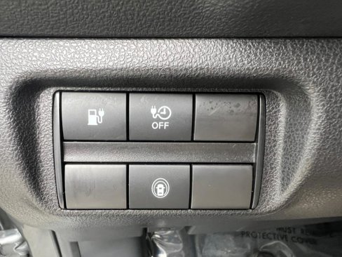Used 2025 Nissan Leaf S image 16