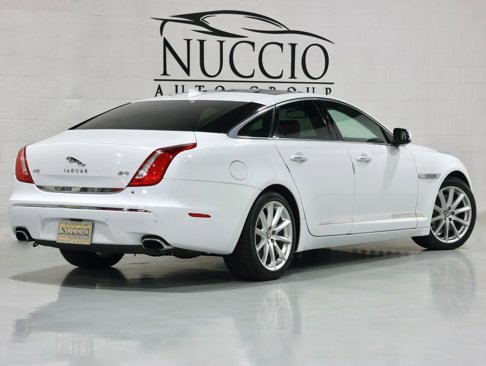Used 2013 Jaguar XJ image 36