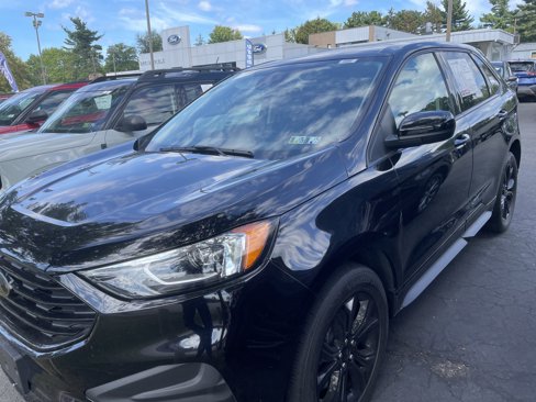 Used 2022 Ford Edge SE w/ Black Appearance Package image 35
