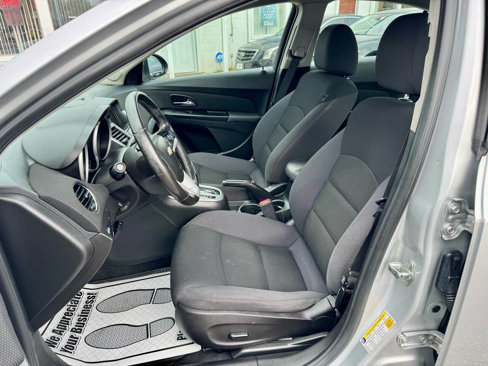 Used 2014 Chevrolet Cruze LT image 10