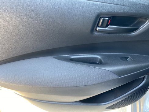 Used 2022 Toyota Corolla LE image 27