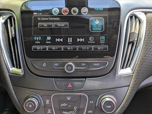 Used 2018 Chevrolet Malibu LT image 12