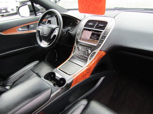 Used 2019 Lincoln Nautilus Reserve image 12