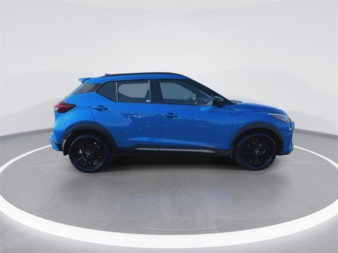 Used 2024 Nissan Kicks SR image 9
