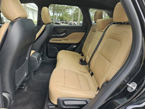 Used 2022 Lincoln Corsair Reserve image 4