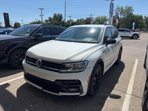 Used 2021 Volkswagen Tiguan SE R-Line image 4