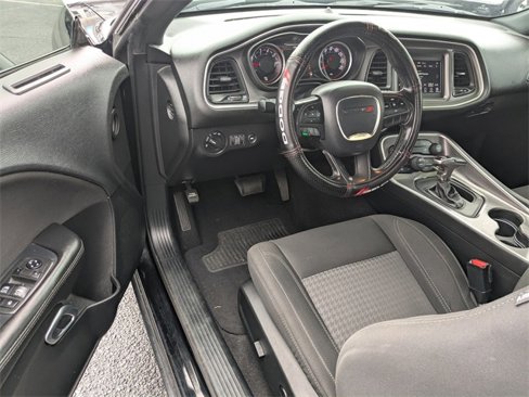 Used 2019 Dodge Challenger SXT image 15