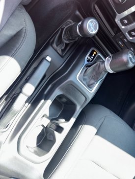 Used 2018 Jeep Wrangler Sport image 24