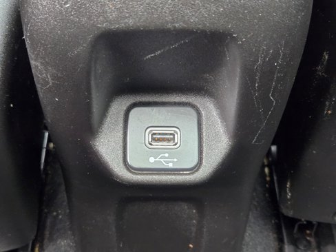 Used 2020 Jeep Renegade Latitude w/ Cold Weather Group image 16