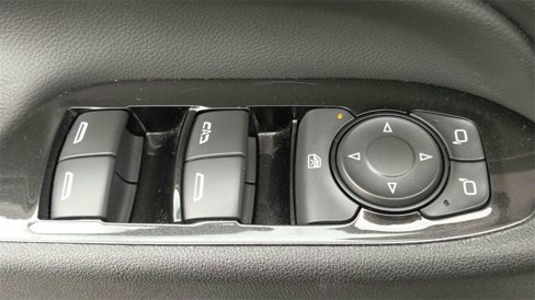 Used 2022 Chevrolet Equinox Premier image 16