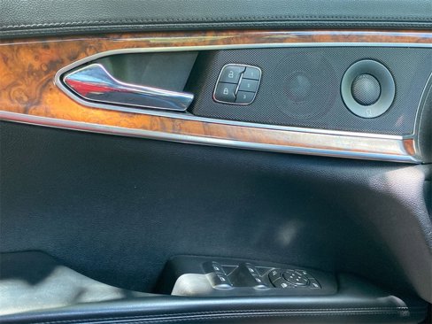 Used 2019 Lincoln Nautilus Reserve image 16