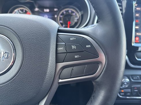 Used 2019 Jeep Cherokee Limited image 27